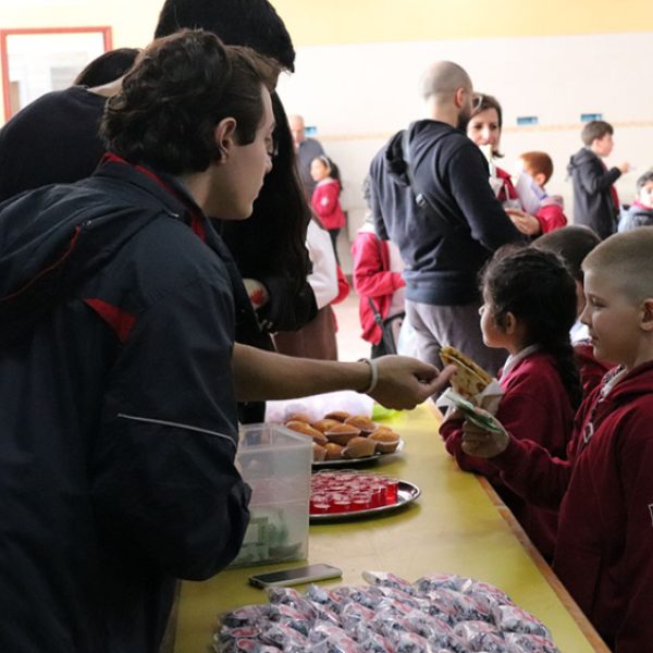 Grade 12 and IB2 bake sale